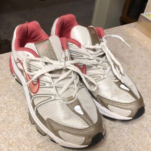 Nike Air tennis shoes